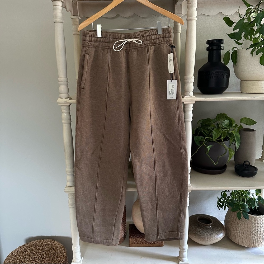 Agolde Bow Leg Sweatpant in Toffee Heather (M)